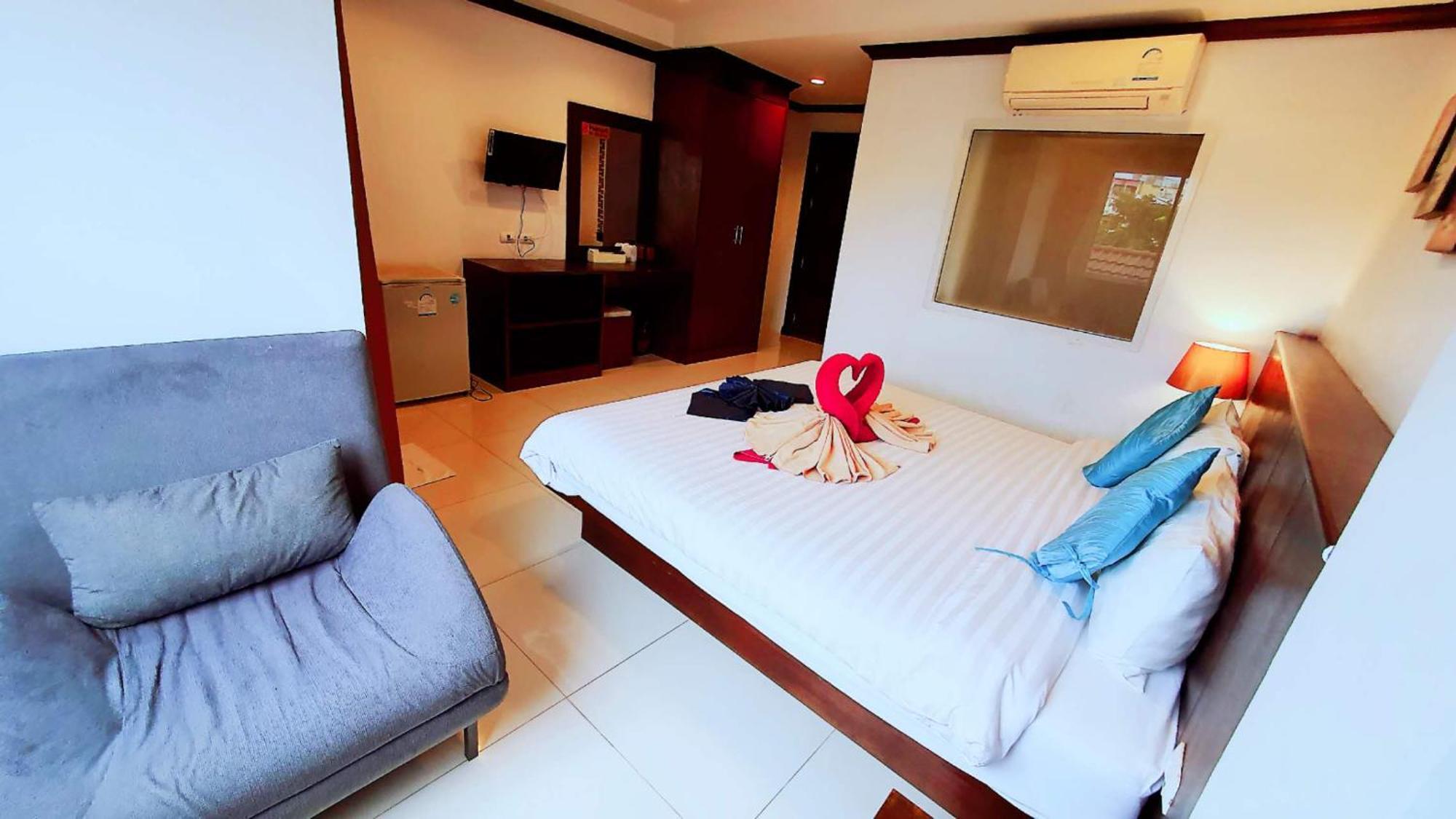 Hotel 水果天堂旅馆 Patong Esterno foto